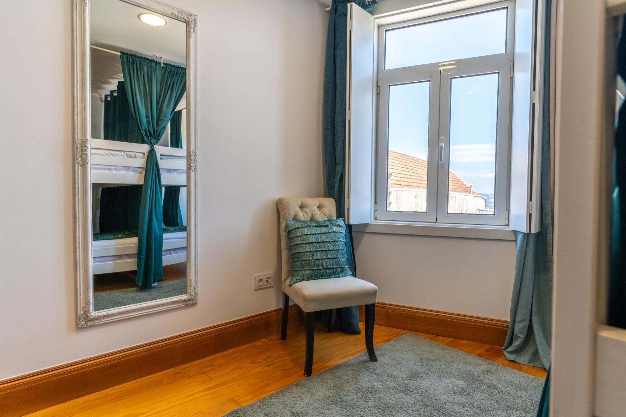 Cozy Nest Hostel Porto Kültér fotó